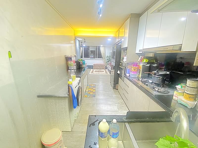 325 Bukit Batok Street 33, 325 Bukit Batok Street 33, 3 Bedrooms, 904 sqft, HDB Flat For Sale, by Eugene Chen, 500237774 - Kitchen - PropertyGuru.com.sg