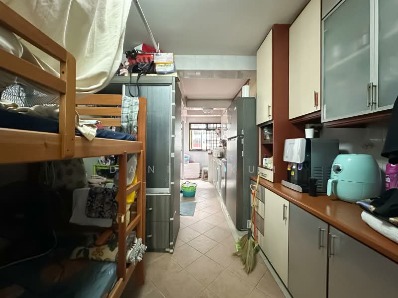 3 Beach Road, 3 Beach Road, 2 Bedrooms, 732 sqft, HDB Flat For Sale, by Daniel Kum, 500237777 - Kitchen - PropertyGuru.com.sg