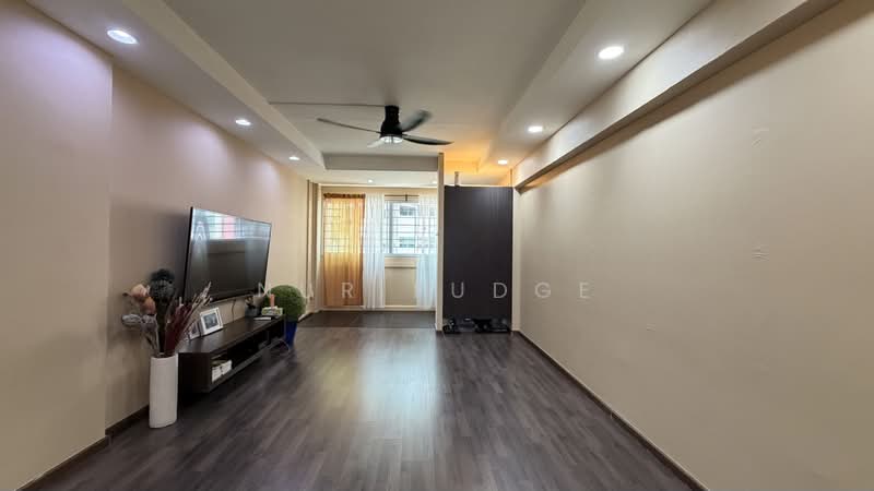 884 Tampines Street 83, 884 Tampines Street 83, Pasir Ris / Tampines, 3 Bedrooms, 1,119 sqft, HDB Flat For Sale, by Nur Fudge, 500237781 - Living Room - PropertyGuru.com.sg