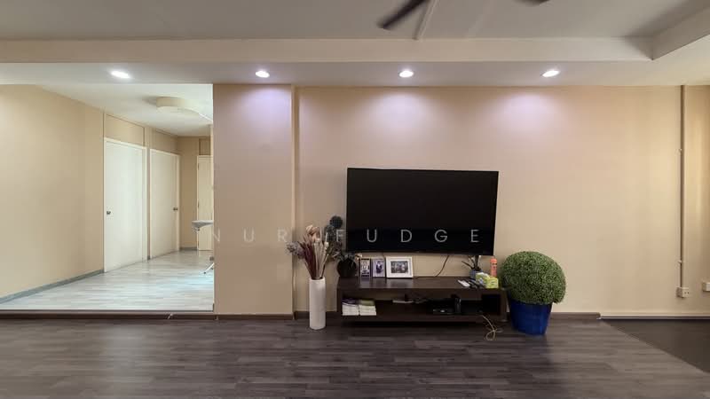 884 Tampines Street 83, 884 Tampines Street 83, Pasir Ris / Tampines, 3 Bedrooms, 1,119 sqft, HDB Flat For Sale, by Nur Fudge, 500237781 - Living Room - PropertyGuru.com.sg