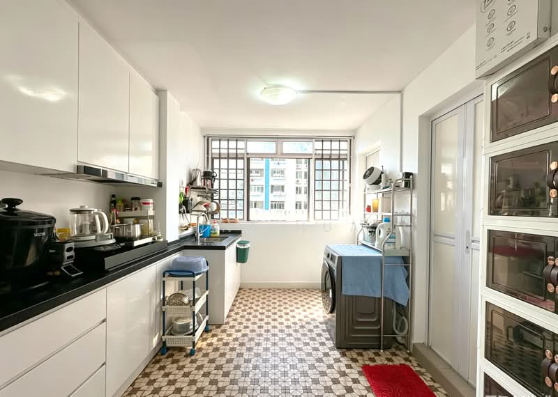 503 Bedok North Street 3, 503 Bedok North Street 3, 2 Bedrooms, 635 sqft, HDB Flat For Sale, by Julina Huang, 500237788 - Kitchen - PropertyGuru.com.sg