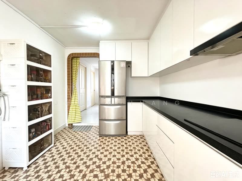 503 Bedok North Street 3, 503 Bedok North Street 3, 2 Bedrooms, 635 sqft, HDB Flat For Sale, by Julina Huang, 500237788 - Kitchen - PropertyGuru.com.sg