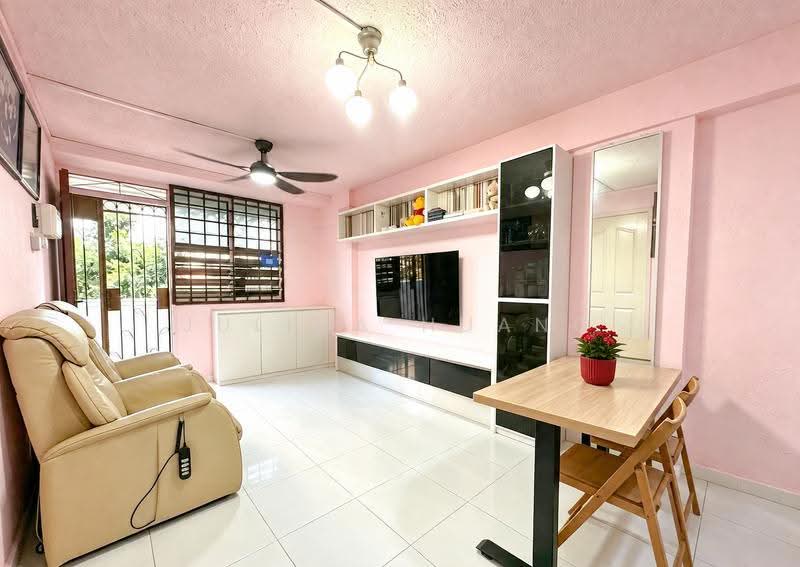 503 Bedok North Street 3, 503 Bedok North Street 3, 2 Bedrooms, 635 sqft, HDB Flat For Sale, by Julina Huang, 500237788 - Living Room - PropertyGuru.com.sg