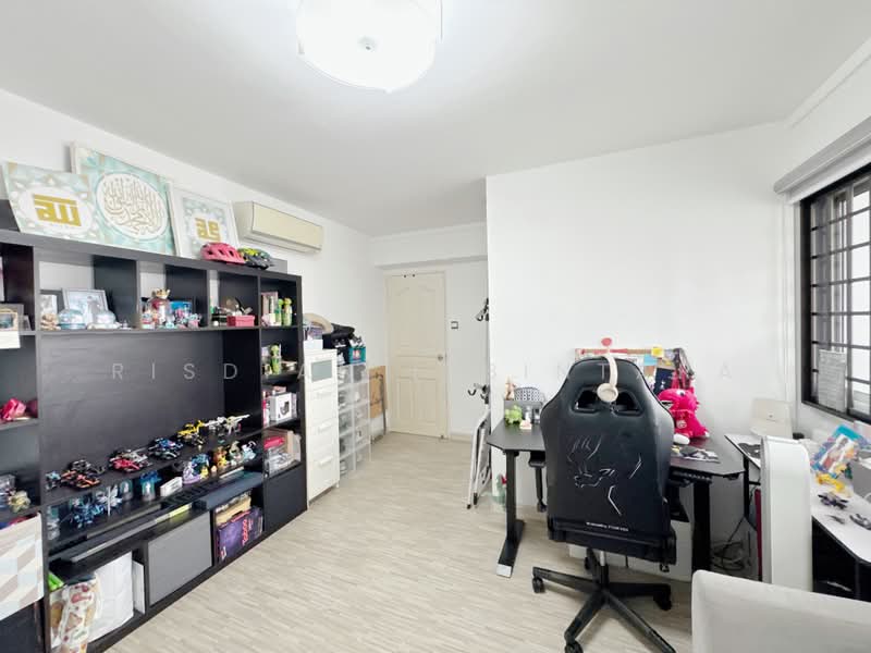 418 Choa Chu Kang Avenue 4, 418 Choa Chu Kang Avenue 4, 3 Bedrooms, 1,141 sqft, HDB Flat For Sale, by Risdian Isbintara, 500237793 - Common Room - PropertyGuru.com.sg