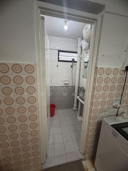 21 Dover Crescent, 21 Dover Crescent, Buona Vista / West Coast / Clementi New Town, Room Rental, 80 sqft, HDB Flat For Rent, by Liyana Manhuri, 500237797 - Bathroom - PropertyGuru.com.sg