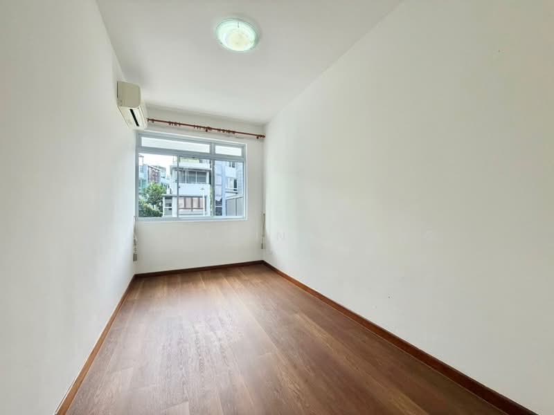 Sunrise way, , 4 Bedrooms, 2,200 sqft, Terraced House For Rent, by Catherine PANG, 500237803 - Bedroom 3 on 2nd Storey - PropertyGuru.com.sg