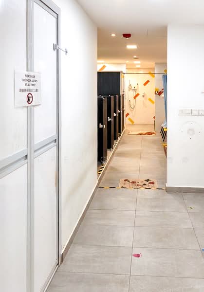 RARE Mall Single Floor Plate Fitted Childcare Centre (Or Bare), Bukit Batok West Avenue 6, Within 1km to 3 Pri School, 4,821 sqft, Mall Shop For Rent, by Andrea Goh 吴雪婷, 500237815 - Corridor - CommercialGuru.com.sg