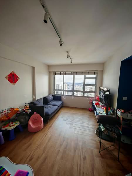 591A Ang Mo Kio Street 51, 591A Ang Mo Kio Street 51, 2 Bedrooms, 732 sqft, HDB Flat For Sale, by Patrick Lim, 500237831 - Living Room - PropertyGuru.com.sg