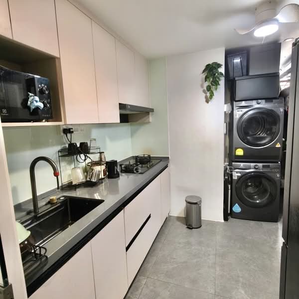 Ferraria Park Condo, 24 Flora Drive, Room Rental, 118 sqft, Condominium For Rent, by Young Chng, 500237854 - Kitchen - PropertyGuru.com.sg