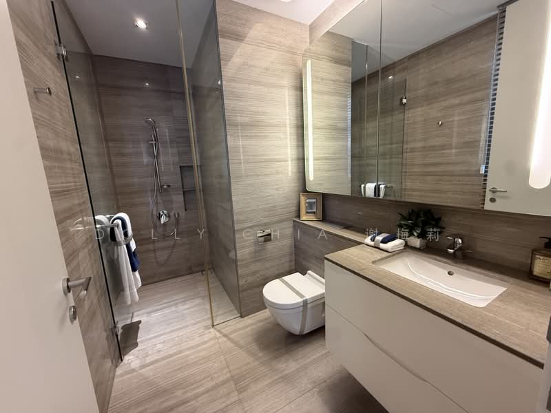 Lloyd SixtyFive, 65 Lloyd Road, 3 Bedrooms, 2,422 sqft, Condominium For Sale, by Dolly Chia 谢梅莉, 500237855 - Bathroom - PropertyGuru.com.sg