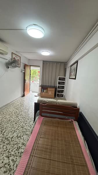 524 Ang Mo Kio Avenue 5, 524 Ang Mo Kio Avenue 5, 2 Bedrooms, 721 sqft, HDB Flat For Sale, by Amelia Ang, 500237857 - Living Room - PropertyGuru.com.sg