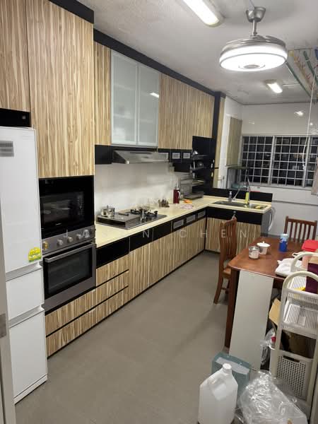 449 Jurong West Street 42, 449 Jurong West Street 42, 3 Bedrooms, 1,109 sqft, HDB Flat For Rent, by Jason Chen, 500237865 - Kitchen - PropertyGuru.com.sg