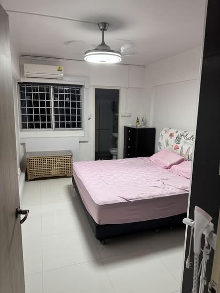 449 Jurong West Street 42, 449 Jurong West Street 42, 3 Bedrooms, 1,109 sqft, HDB Flat For Rent, by Jason Chen, 500237865 - Bedroom - PropertyGuru.com.sg
