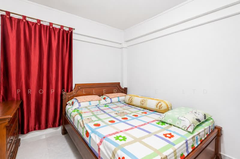 41 Sims Drive, 41 Sims Drive, 2 Bedrooms, 818 sqft, HDB Flat For Sale, by Elaine Wong, 500237870 - Bedroom - PropertyGuru.com.sg