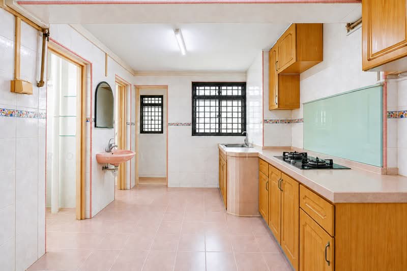 41 Sims Drive, 41 Sims Drive, 2 Bedrooms, 818 sqft, HDB Flat For Sale, by Elaine Wong, 500237870 - Kitchen - PropertyGuru.com.sg
