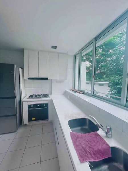 The Stellar, 6 West Coast Road, Room Rental, 100 sqft, Condominium For Rent, by ling, 500237884 - Kitchen - PropertyGuru.com.sg