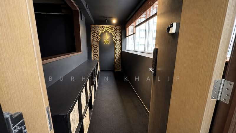 128 Pasir Ris Street 11, 128 Pasir Ris Street 11, 3 Bedrooms, 1,722 sqft, HDB Flat For Sale, by Burhan Khalip, 500237886 - Corridor - PropertyGuru.com.sg