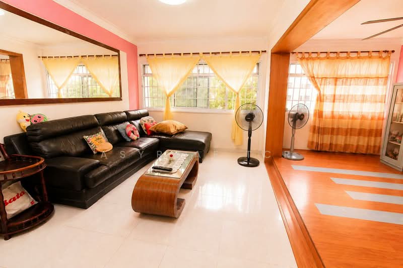 605 Woodlands Drive 42, 605 Woodlands Drive 42, 3 Bedrooms, 1,001 sqft, HDB Flat For Sale, by Asyraaf TCR, 500237896 - Living Room - PropertyGuru.com.sg