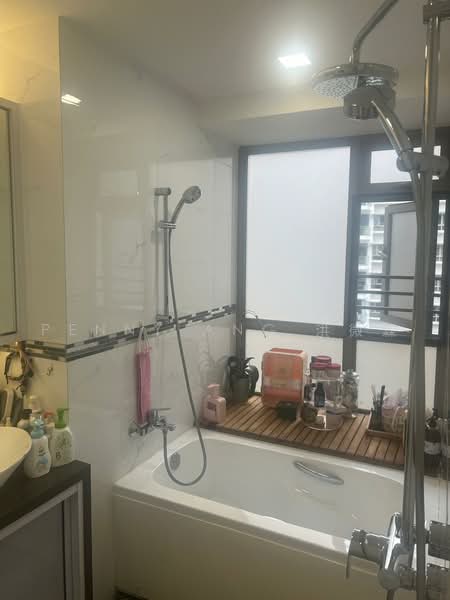 Waterfront Gold, 750 Bedok Reservoir Road, 3 Bedrooms, 1,055 sqft, Condominium For Sale, by Penny Ang 洪微霖, 500237905 - Bathroom - PropertyGuru.com.sg