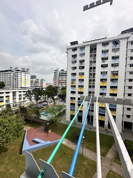 330 Clementi Avenue 2, 330 Clementi Avenue 2, 2 Bedrooms, 721 sqft, HDB Flat For Rent, by Jyzelle Liu, 500237935 - Exterior - PropertyGuru.com.sg
