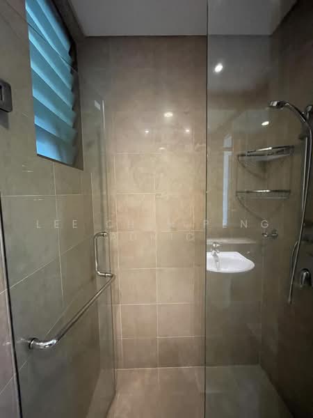 St. Martin Residence, 2 Saint Martin's Drive, 3 Bedrooms, 1,184 sqft, Condominium For Sale, by Lee Chun Peng Adnic, 500237939 - Bathroom - PropertyGuru.com.sg