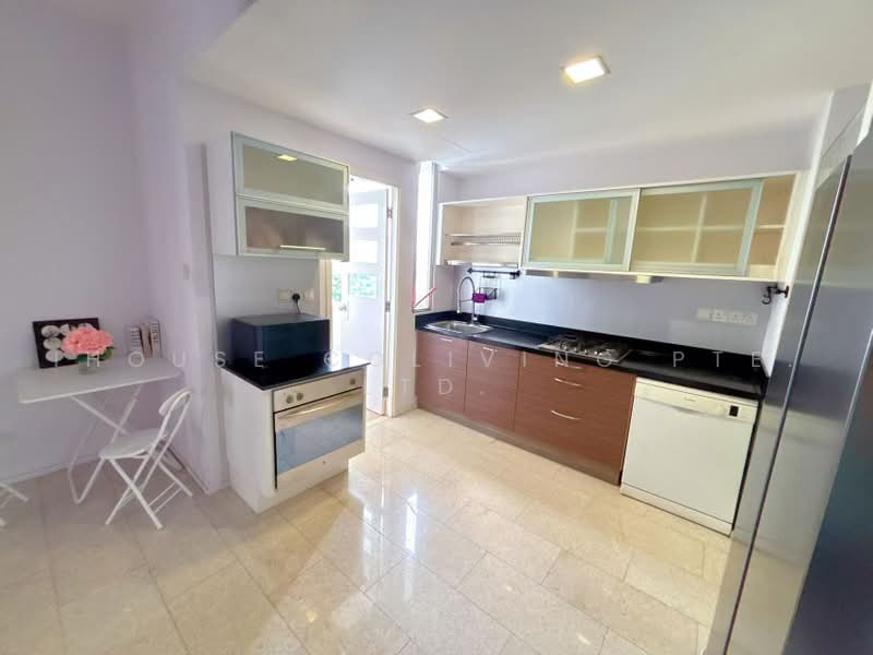 Kerrisdale, 30 Sturdee Road, Room Rental, 100 sqft, Condominium For Rent, by ling, 500237942 - Kitchen - PropertyGuru.com.sg