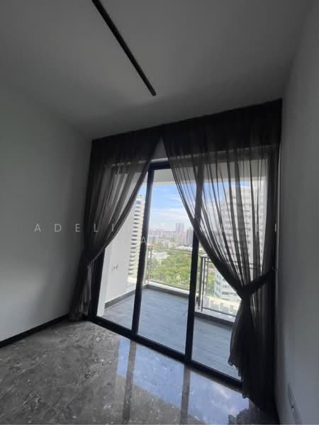 120 Grange, 120 Grange Road, 2 Bedrooms, 570 sqft, Condominium For Sale, by Adeline Lau Li Fang, 500237951 - Balcony - PropertyGuru.com.sg