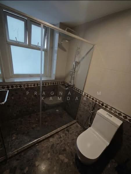 Rivervale Crest, 5 Rivervale Crescent, 2 Bedrooms, 990 sqft, Condominium For Sale, by Pragna K M Kamdar, 500237957 - Bathroom - PropertyGuru.com.sg
