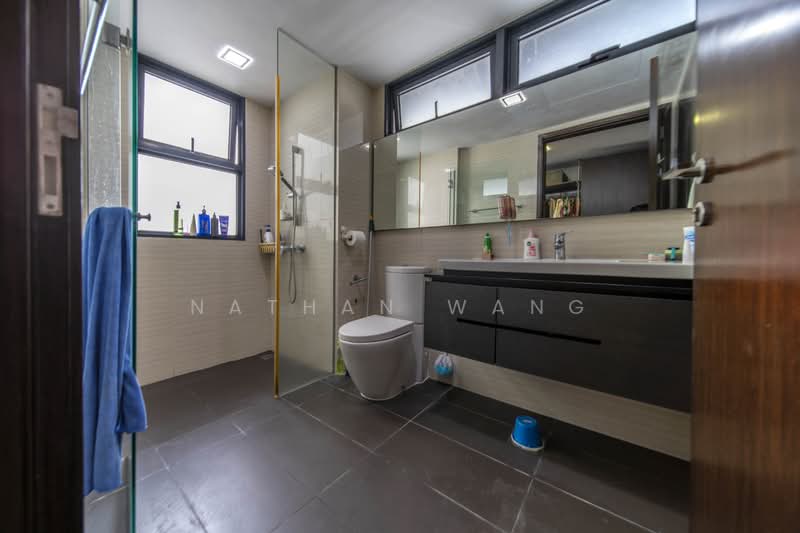 Riverparc Residence, 90 Punggol Drive, 3 Bedrooms, 1,076 sqft, Condominium For Sale, by Nathan Wang, 500237963 - Bathroom - PropertyGuru.com.sg