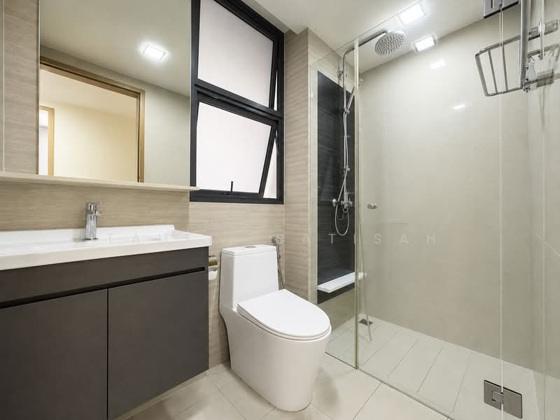 Blossom Residences, 32 Segar Road, 3 Bedrooms, 1,055 sqft, Condominium For Sale, by Taufik Batisah, 500237969 - Bathroom - PropertyGuru.com.sg