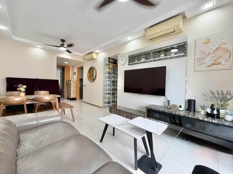 Blossom Residences, 32 Segar Road, 3 Bedrooms, 1,055 sqft, Condominium For Sale, by Taufik Batisah, 500237969 - Living Room - PropertyGuru.com.sg