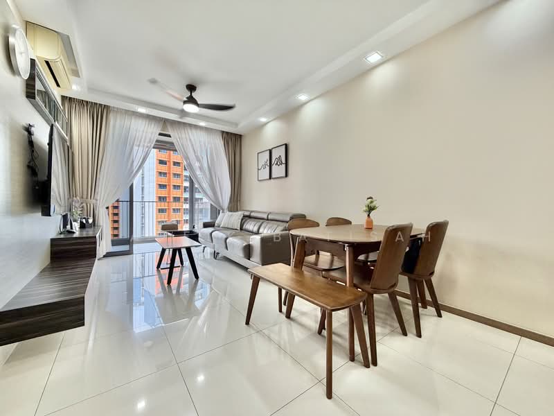 Blossom Residences, 32 Segar Road, 3 Bedrooms, 1,055 sqft, Condominium For Sale, by Taufik Batisah, 500237969 - Living Room - PropertyGuru.com.sg