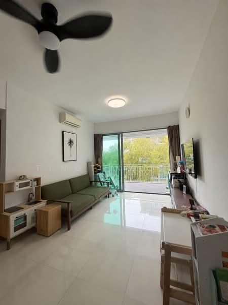 ClementiWoods Condominium, West Coast Road, 2 Bedrooms, 1,001 sqft, Condominium For Sale, by Tingting Liu, 500237971 - Living Room - PropertyGuru.com.sg