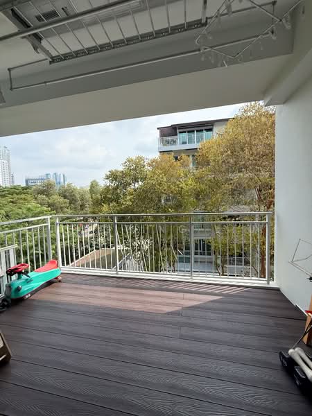 ClementiWoods Condominium, West Coast Road, 2 Bedrooms, 1,001 sqft, Condominium For Sale, by Tingting Liu, 500237971 - Balcony - PropertyGuru.com.sg