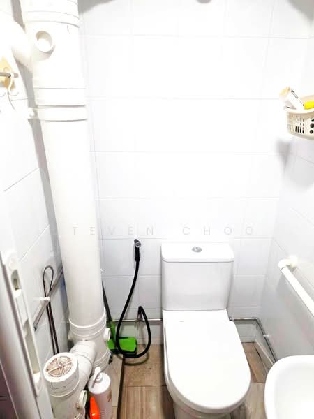 138 Marsiling Road, 138 Marsiling Road, Room Rental, 120 sqft, HDB Flat For Rent, by Steven Choo, 500237986 - Bathroom - PropertyGuru.com.sg