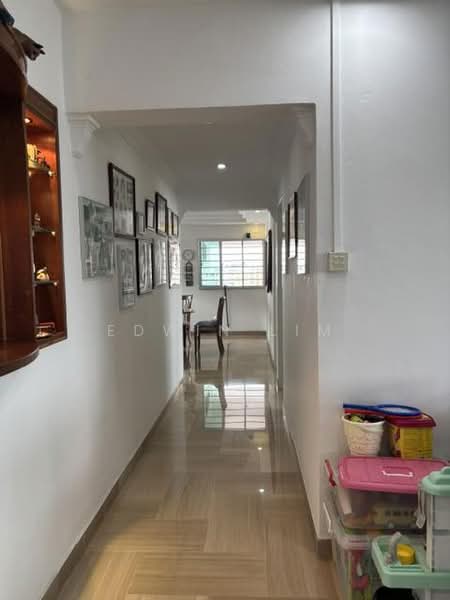 614 Yishun Street 61, 614 Yishun Street 61, Sembawang / Yishun, 3 Bedrooms, 1,528 sqft, HDB Flat For Sale, by Edwin Lim, 500237993 - Corridor - PropertyGuru.com.sg