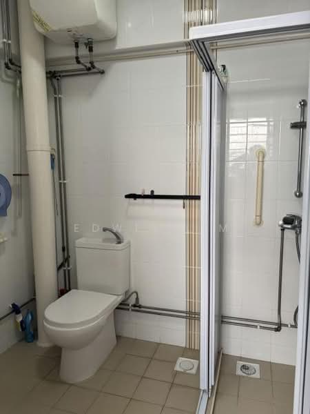 614 Yishun Street 61, 614 Yishun Street 61, Sembawang / Yishun, 3 Bedrooms, 1,528 sqft, HDB Flat For Sale, by Edwin Lim, 500237993 - Bathroom - PropertyGuru.com.sg