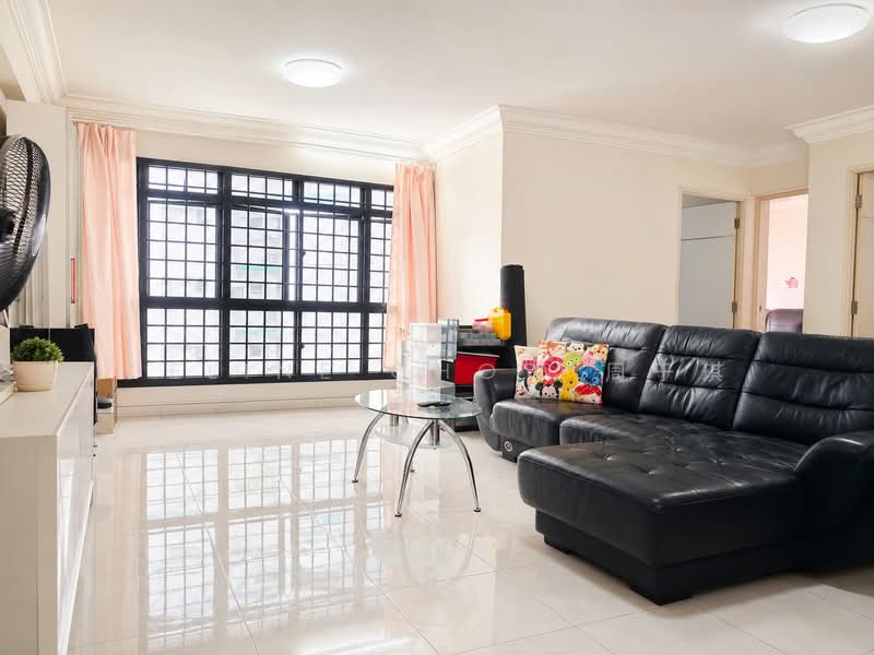 625 Jurong West Street 61, 625 Jurong West Street 61, 3 Bedrooms, 1,184 sqft, HDB Flat For Sale, by Celine Chow 周于琪, 500238003 - Living Room - PropertyGuru.com.sg