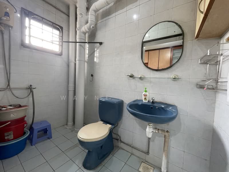69 Redhill Close, 69 Redhill Close, 3 Bedrooms, 915 sqft, HDB Flat For Rent, by Wayne Chua, 500238014 - Bathroom - PropertyGuru.com.sg