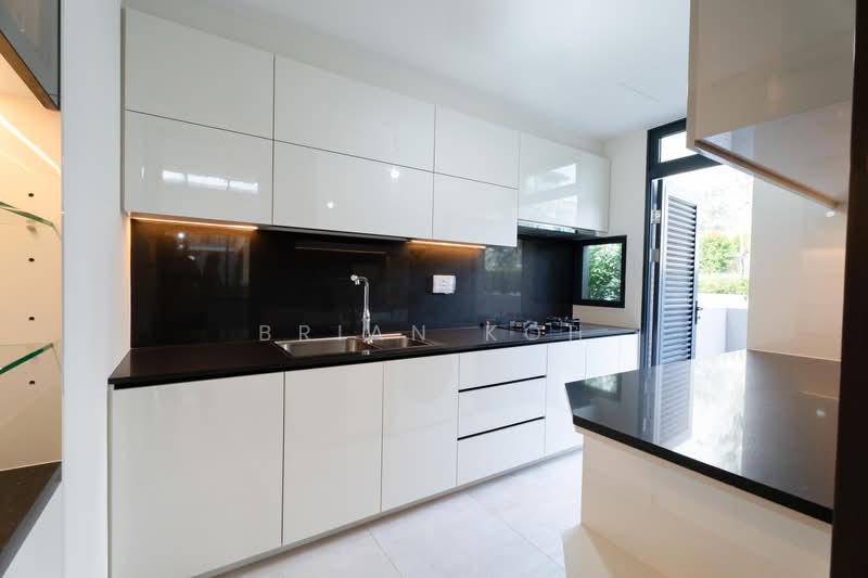 Belgravia Ace, 473 Belgravia Drive, Seletar / Yio Chu Kang, 5 Bedrooms, 4,058 sqft, Semi-Detached House For Sale, by Brian Koh, 500238027 - Sleek Kitchen with Practical Storage - PropertyGuru.com.sg