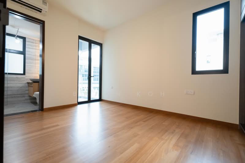 Belgravia Ace, 473 Belgravia Drive, Seletar / Yio Chu Kang, 5 Bedrooms, 4,058 sqft, Semi-Detached House For Sale, by Brian Koh, 500238027 - Common Bedroom with Balcony - PropertyGuru.com.sg