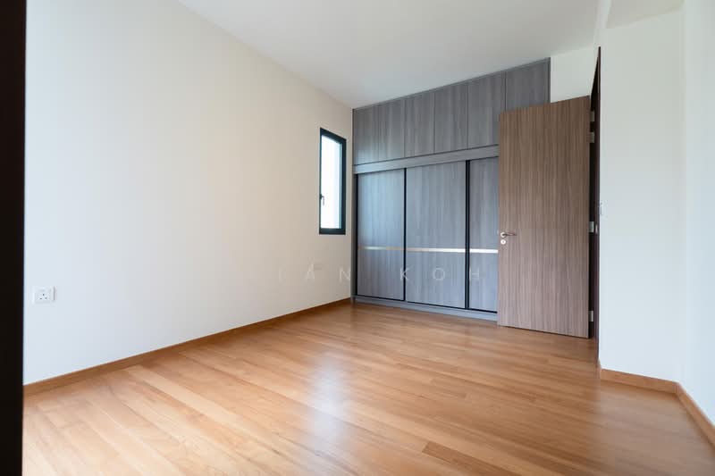 Belgravia Ace, 473 Belgravia Drive, Seletar / Yio Chu Kang, 5 Bedrooms, 4,058 sqft, Semi-Detached House For Sale, by Brian Koh, 500238027 - Common Bedroom-Wardrobe - PropertyGuru.com.sg