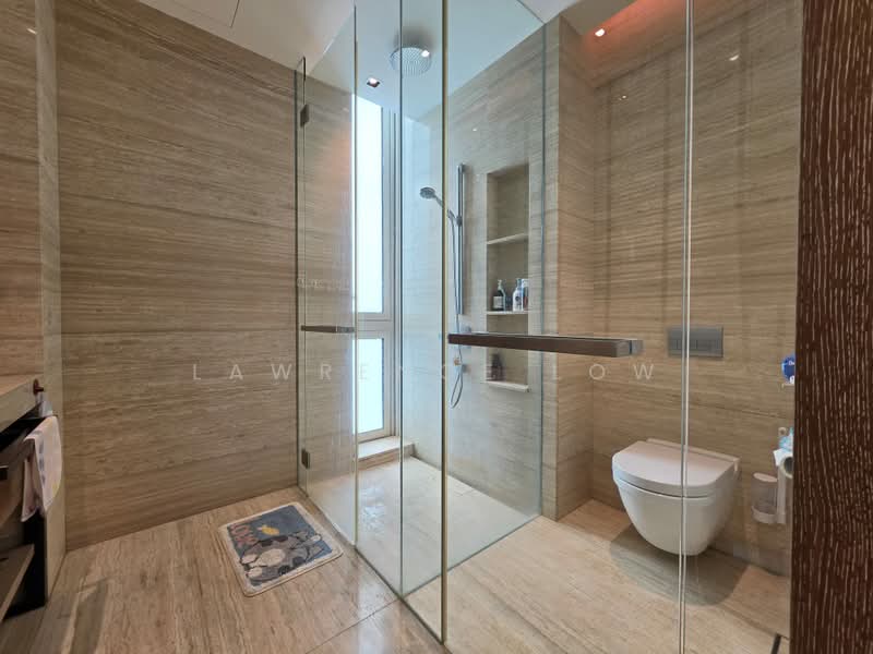 Eden Residences Capitol, 11 Stamford Road, 4 Bedrooms, 3,068 sqft, Condominium For Rent, by Lawrence Low, 500238030 - Bathroom - PropertyGuru.com.sg