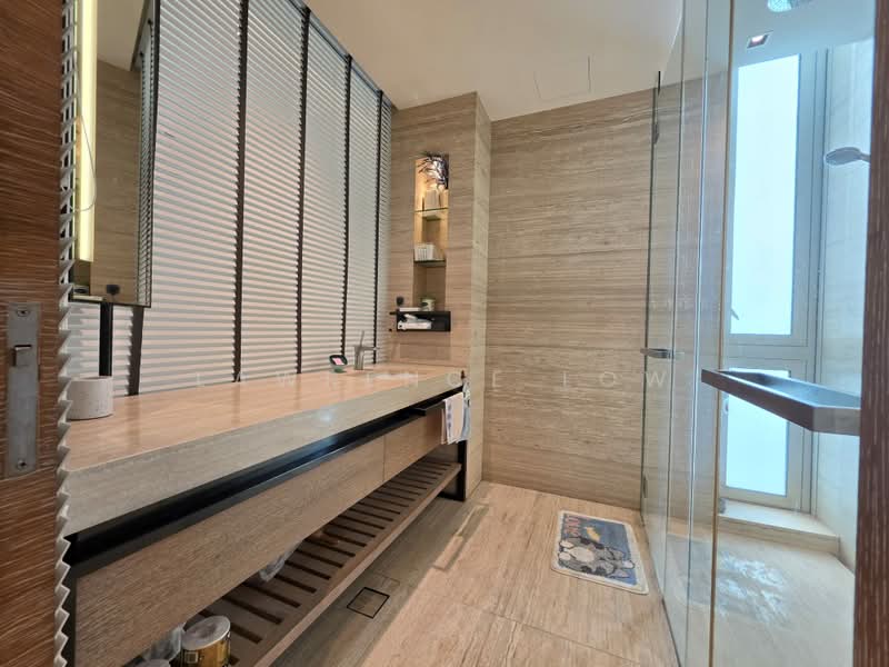 Eden Residences Capitol, 11 Stamford Road, 4 Bedrooms, 3,068 sqft, Condominium For Rent, by Lawrence Low, 500238030 - Bathroom - PropertyGuru.com.sg