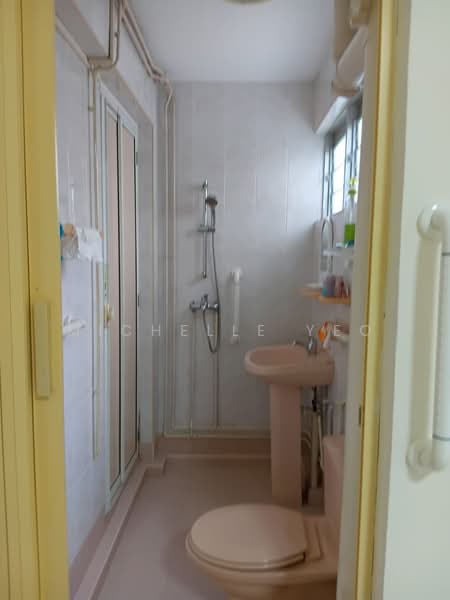 365 Bukit Batok Street 31, 365 Bukit Batok Street 31, 1 Bedroom, , HDB Flat For Rent, by Michelle Yeo, 500238041 - PropertyGuru.com.sg
