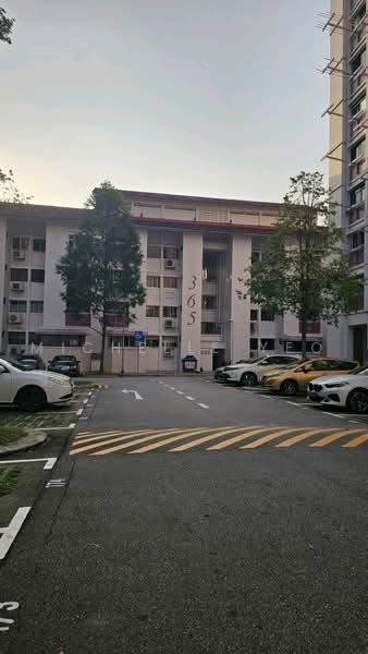 365 Bukit Batok Street 31, 365 Bukit Batok Street 31, 1 Bedroom, , HDB Flat For Rent, by Michelle Yeo, 500238041 - PropertyGuru.com.sg