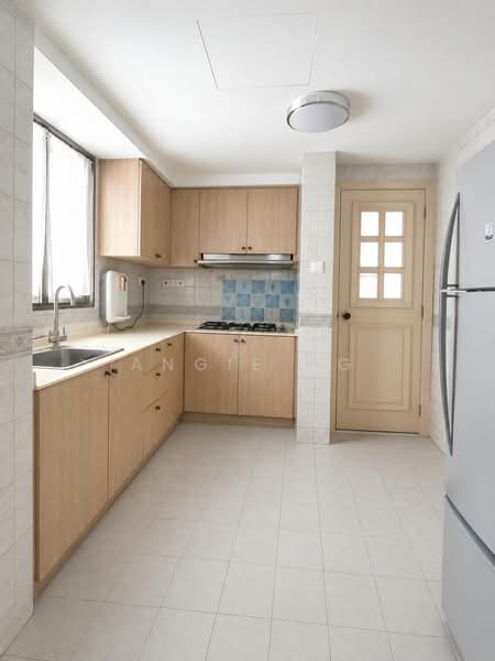 Parkview Apartments, 3 Bukit Batok Street 25, 3 Bedrooms, 1,119 sqft, Apartment For Sale, by Angie Ng, 500238043 - Kitchen - PropertyGuru.com.sg