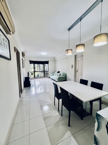 Parkview Apartments, 3 Bukit Batok Street 25, 3 Bedrooms, 1,119 sqft, Apartment For Sale, by Angie Ng, 500238043 - Living Room - PropertyGuru.com.sg
