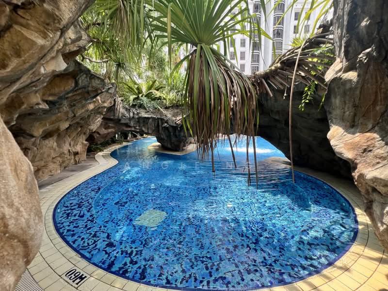 Parkview Apartments, 3 Bukit Batok Street 25, 3 Bedrooms, 1,119 sqft, Apartment For Sale, by Angie Ng, 500238043 - Pool - PropertyGuru.com.sg
