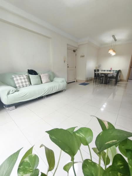 Parkview Apartments, 3 Bukit Batok Street 25, 3 Bedrooms, 1,119 sqft, Apartment For Sale, by Angie Ng, 500238043 - Living Room - PropertyGuru.com.sg